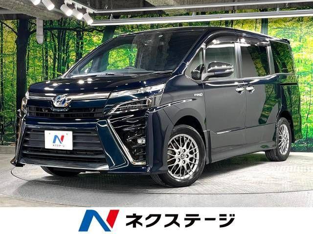Toyota Voxy Hybrid